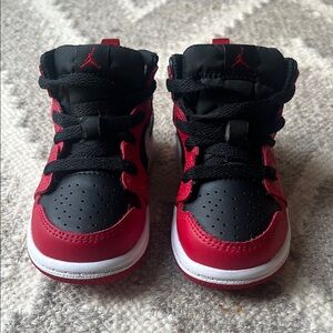 Jordan AJ 1 Mid